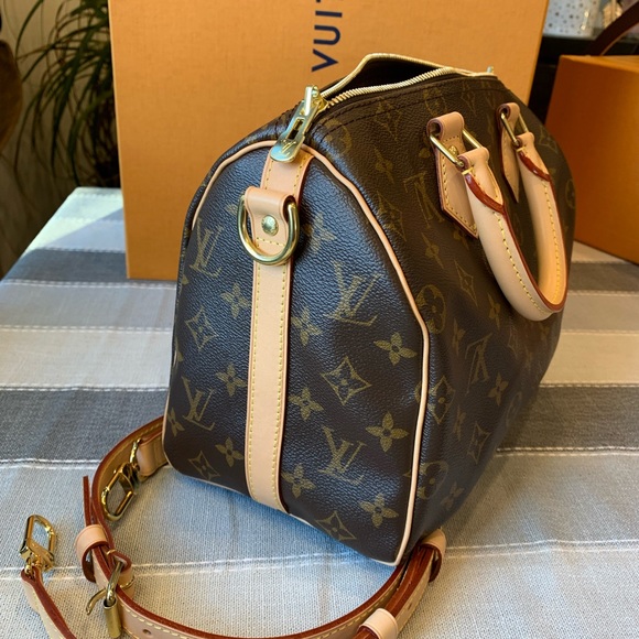 **SOLD** Louis Vuitton Speedy Bandouliere 25 in Monogram. ** SOLD - Picture 4 of 7